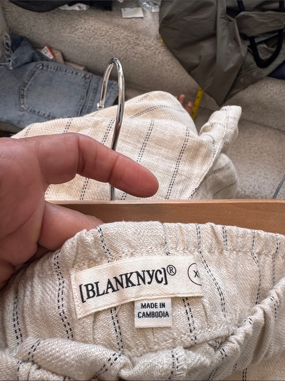 Blank NYC Cream Linen-Blend Striped High-Waist Shorts - Picture 2 of 4